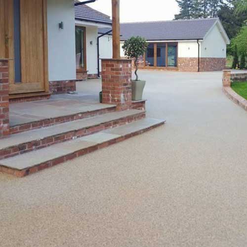 KTAL Resin offers visually stunning, highly durable Resin Bound surfacing for driveways, pathways, patios, and more.